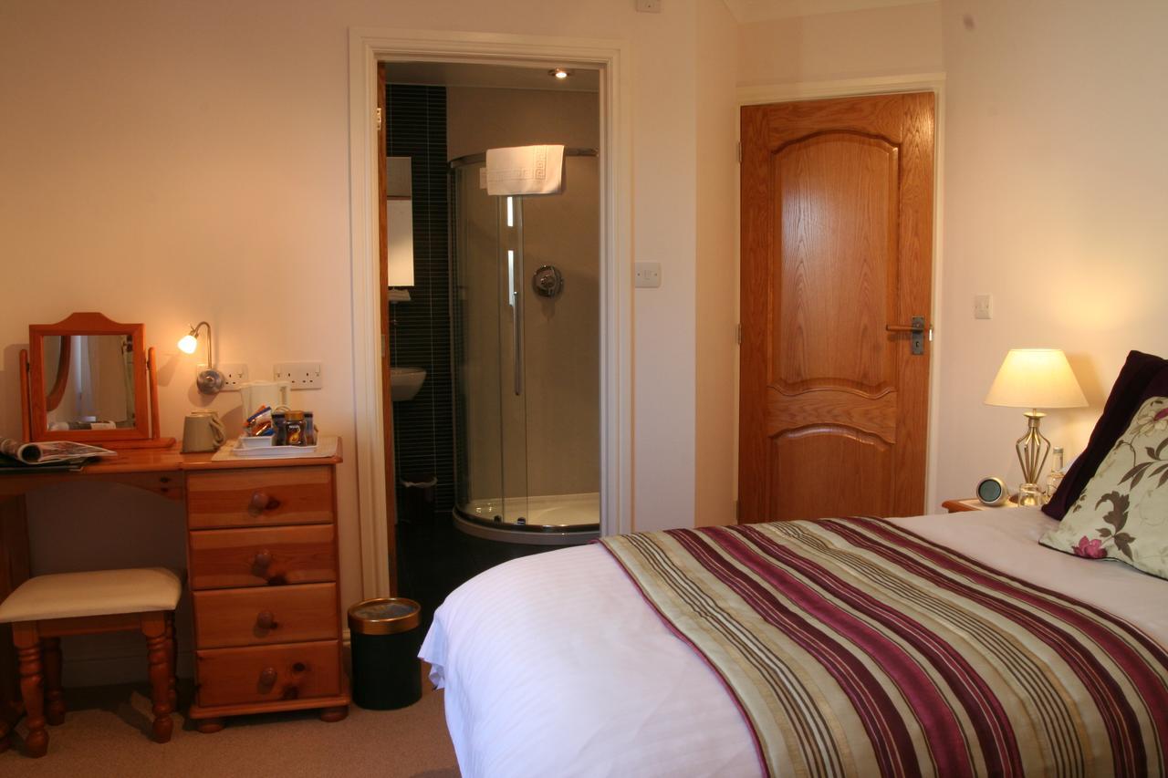 Mandeley Guest House เฮลสตัน ภายนอก รูปภาพ